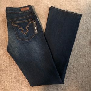 Buffalo Jeans in style Felow - Mid Rise Flare